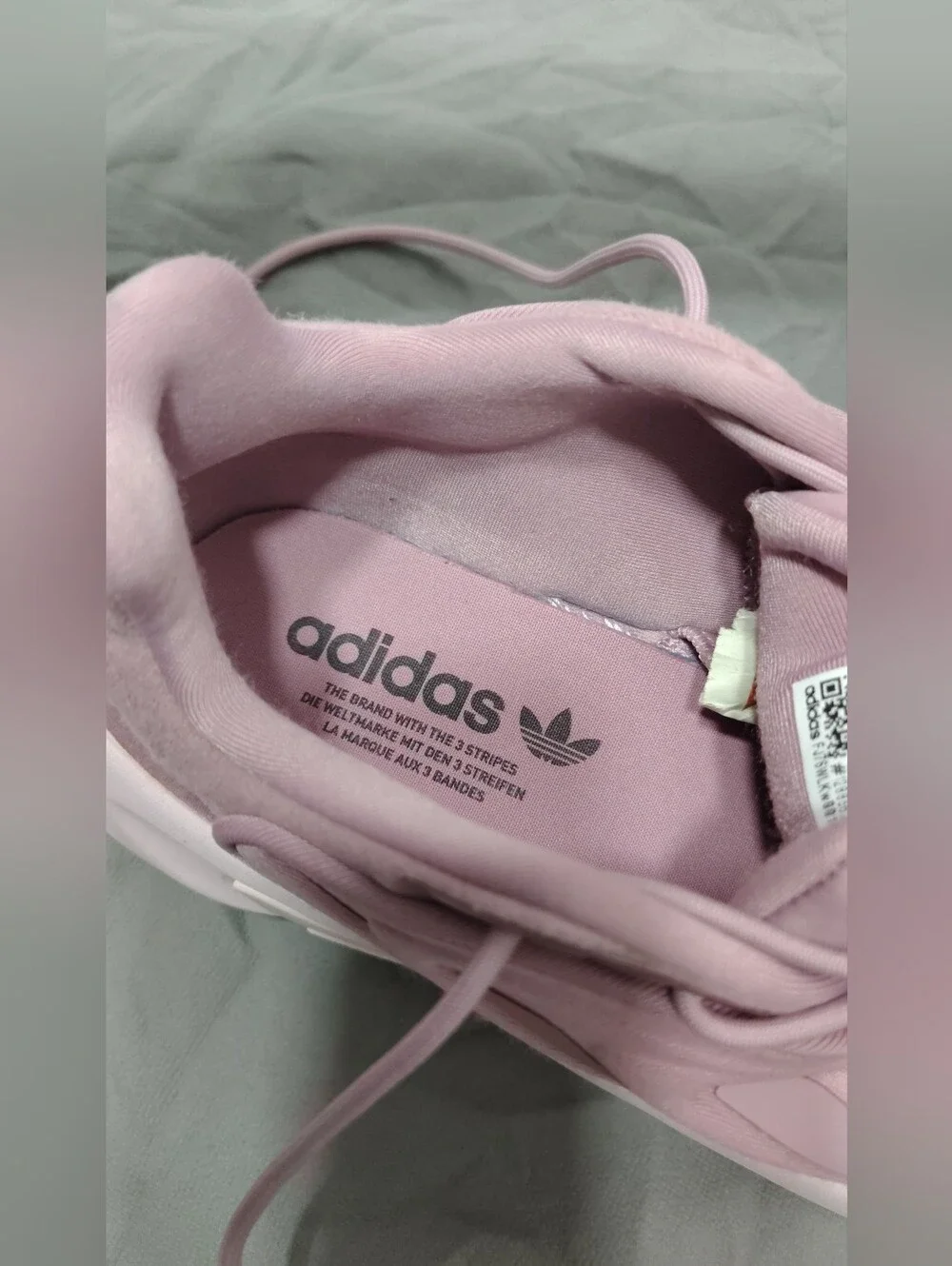 Adidas Ozelia Magic Mauve , Women # 9 US